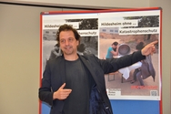 Dozent Dr. Andreas W. Hohmann erl&auml;uterte die Problemstellung f&uuml;r den Projektkurs Marketing