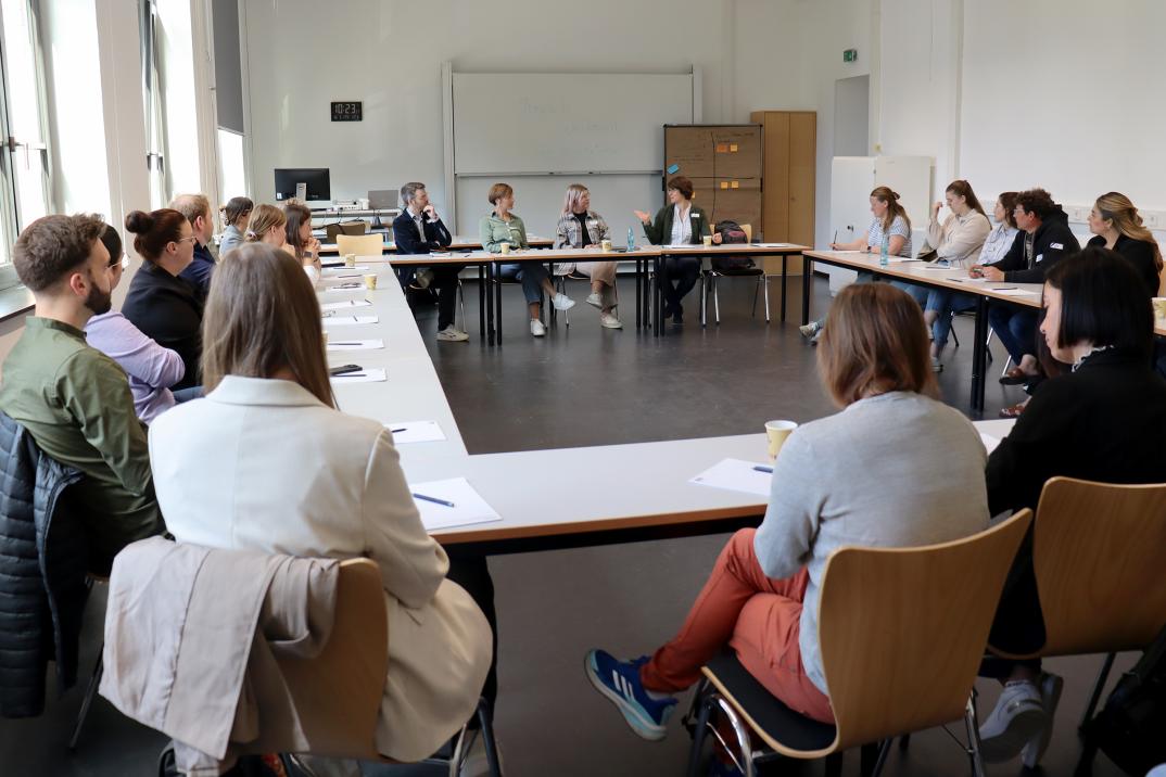 Gesprächsrunde beim Anleiter*innenforum